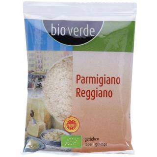 Parmigiano Regg.32%F, gerieben